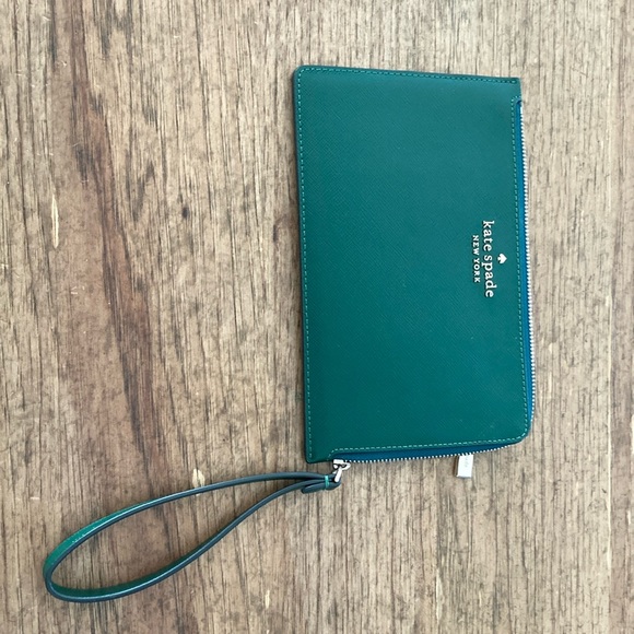 New Without Tags Kate Spade Jade Medium Wristlet - Picture 1 of 7